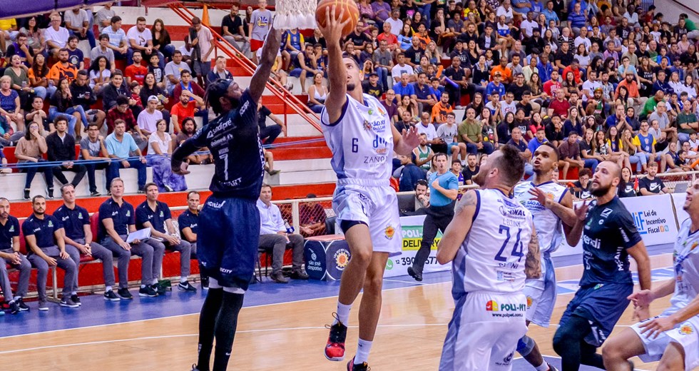 São José Basket 80 x 108 Bauru
