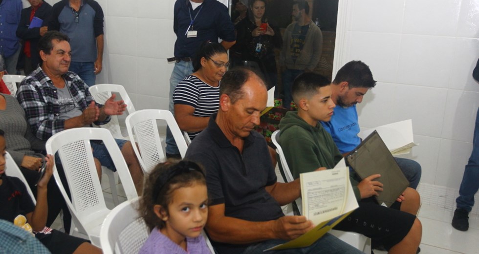 Entrega de Título de Legitimação Fundiária no bairro Torrão de Ouro. Foto: Claudio Vieira/PMSJC. 12-02-2020