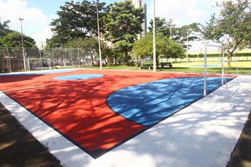 Reforma da quadra de esportes no Jardim Cassiano Ricardo. Foto: Claudio Vieira/PMSJC 13-03-2020
