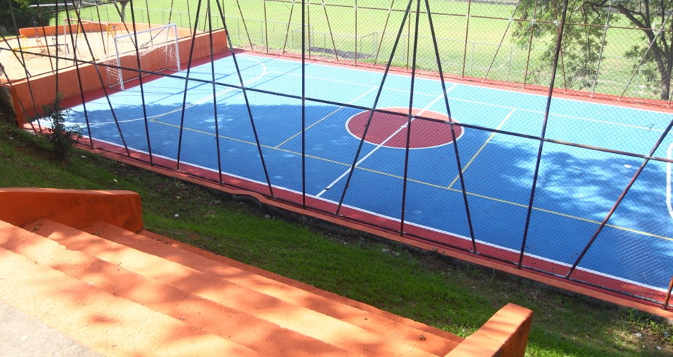 Reforma da quadra de esporte na Vila Terezinha. Foto: Claudio Vieira/PMSJC 13-03-2020