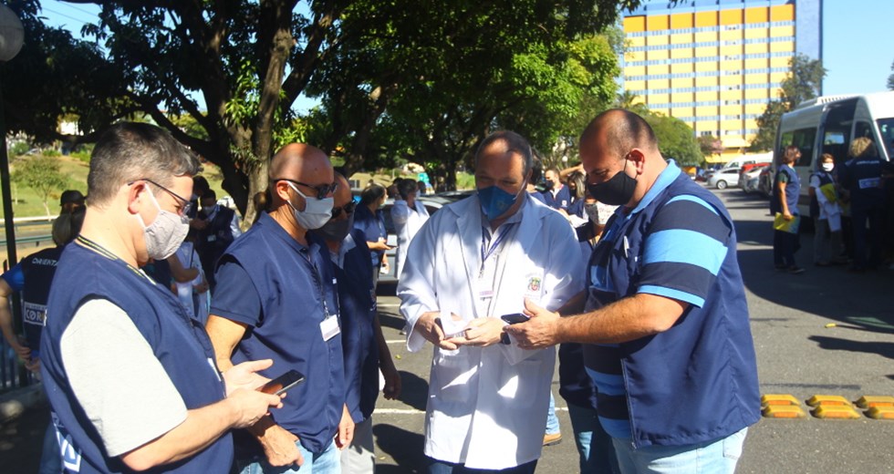 Retomada das atividades econômicas equipe de agentes orientadores. Foto: Claudio Vieira/PMSJC 01-06-2020