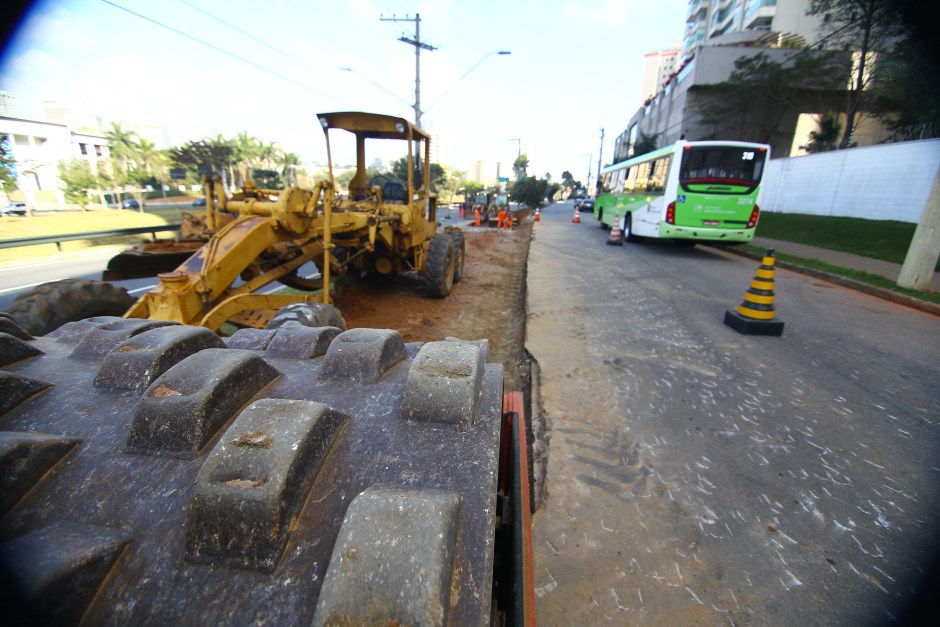 Início das obras do acesso da pista marginal para a principal da avenida Jorge Zarur. Foto: Claudio Vieira/PMSJC 05-08-2020