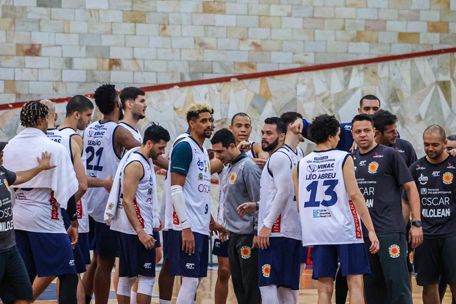 São José estreia nos playoffs do NBB no Teatrão