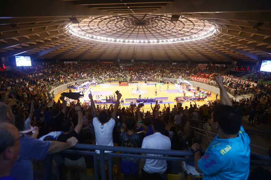 São José Basketball libera ingressos para playoffs do NBB no Teatrão