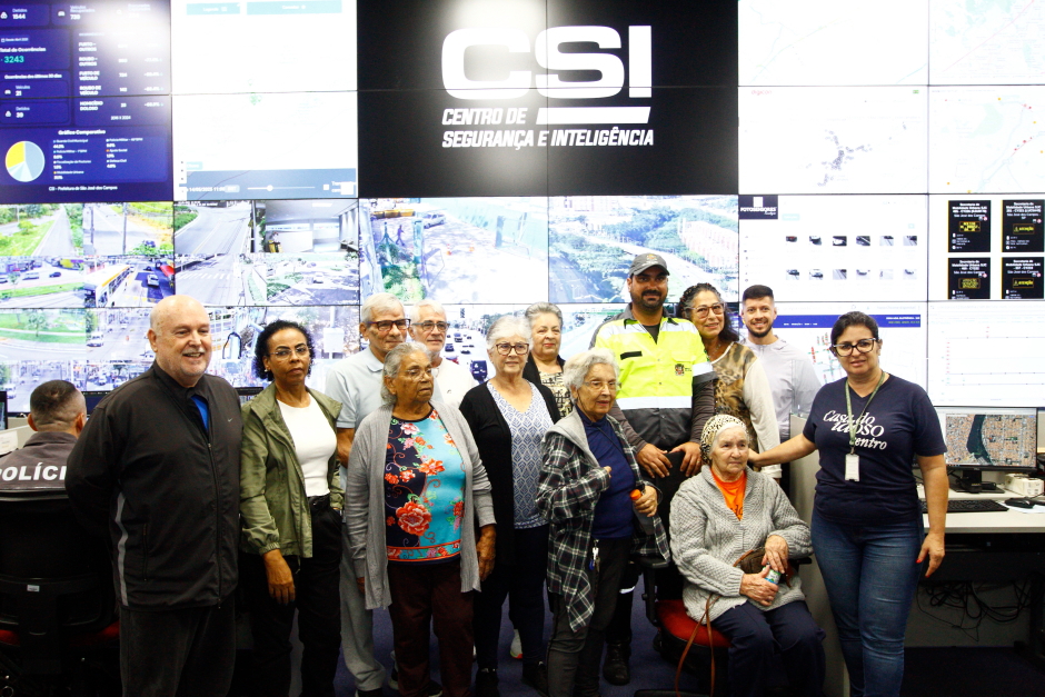 Visita de idosos ao CSI. Foto: Claudio Vieira/PMSJC 14-05-2025