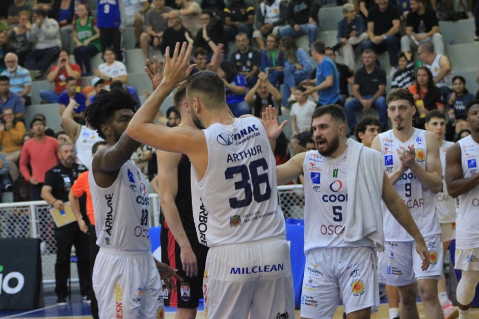 São José estreia nos playoffs do NBB no Teatrão