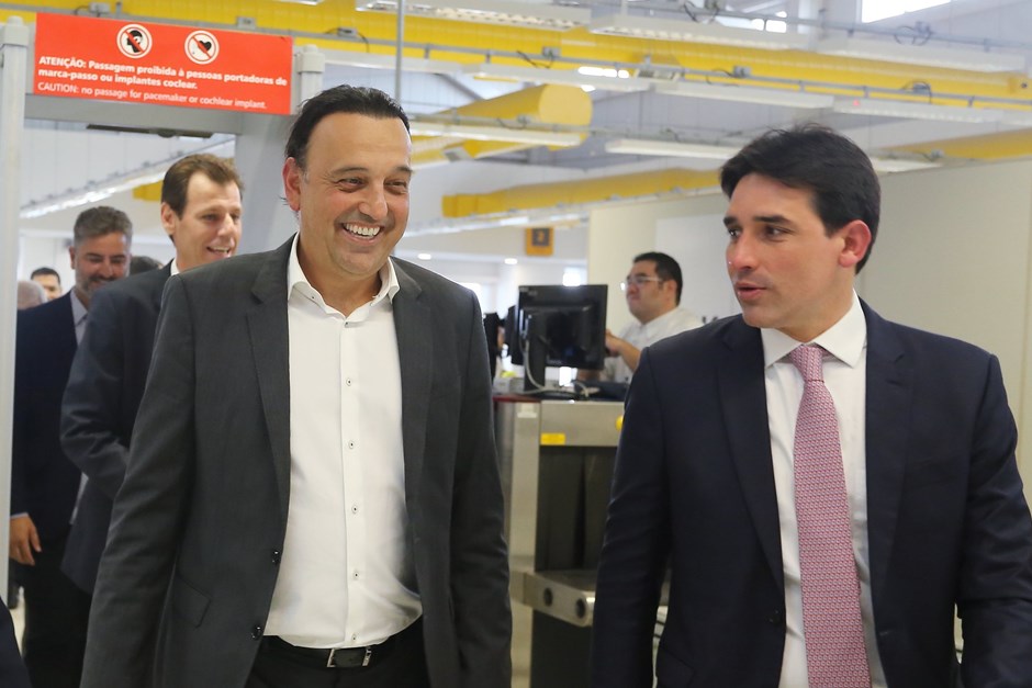 Ministro de Portos e Aeroportos, Vice-Governador e Prefeito durante visita técnica no aeroporto