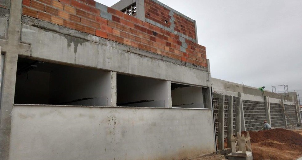 Construção da escola municipal do Pinheirinho