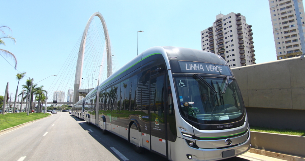 cv__8180_claudio_vieira.jpg