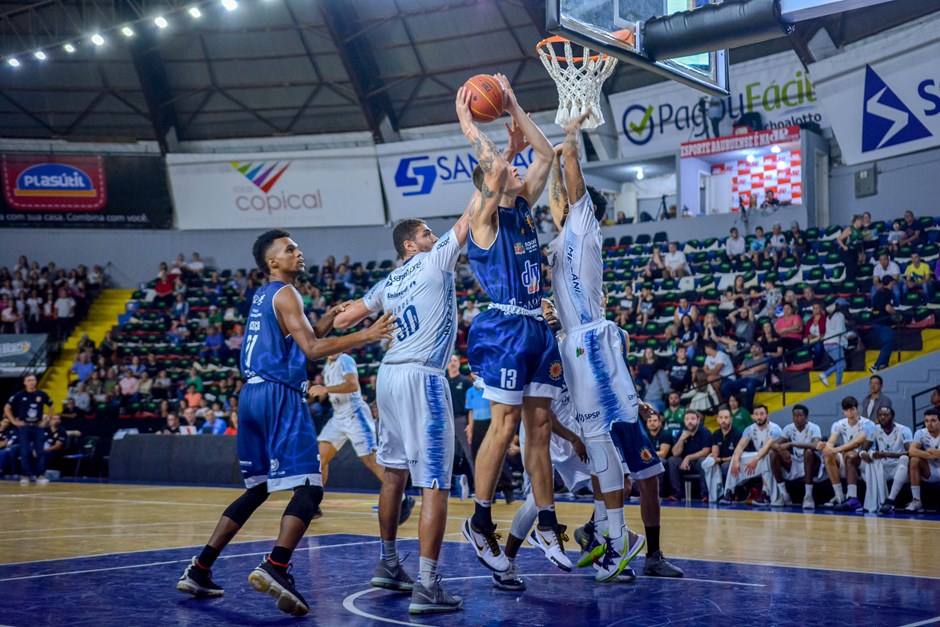 Bauru Basket vence SJC na primeira rodada do Campeonato Paulista