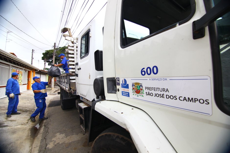 Operação Casa Limpa em bairros da região sudeste. Foto: Claudio Vieira/PMSJC. 06-11-2019