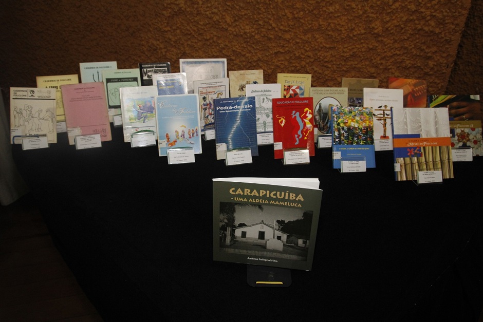 cadernos-de-folclore-1.jpg