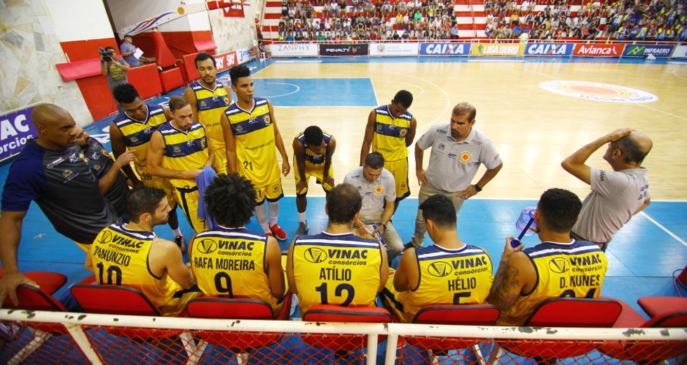 liga_ouro_basquete-17-claudio_vieira.jpg
