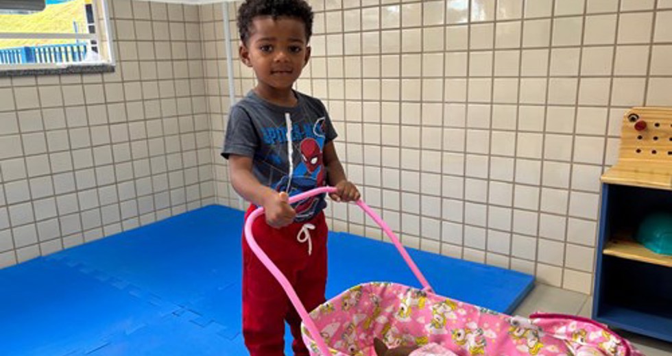 A manhã foi repleta de alegria e emoção, com as crianças e seus familiares