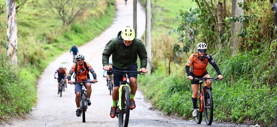 Evento reuniu centenas de entusiastas do esporte em um percurso desafiador de 56 km