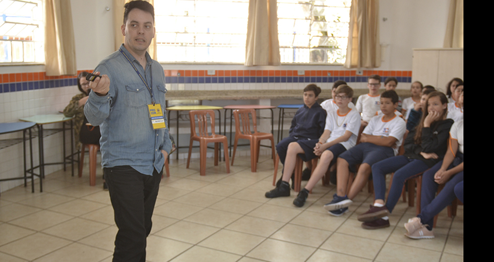 palestra-direito-basico-do-consumidor-emef-sebastiana-cobra-23-10-2019-lucas-cabral-13.jpg