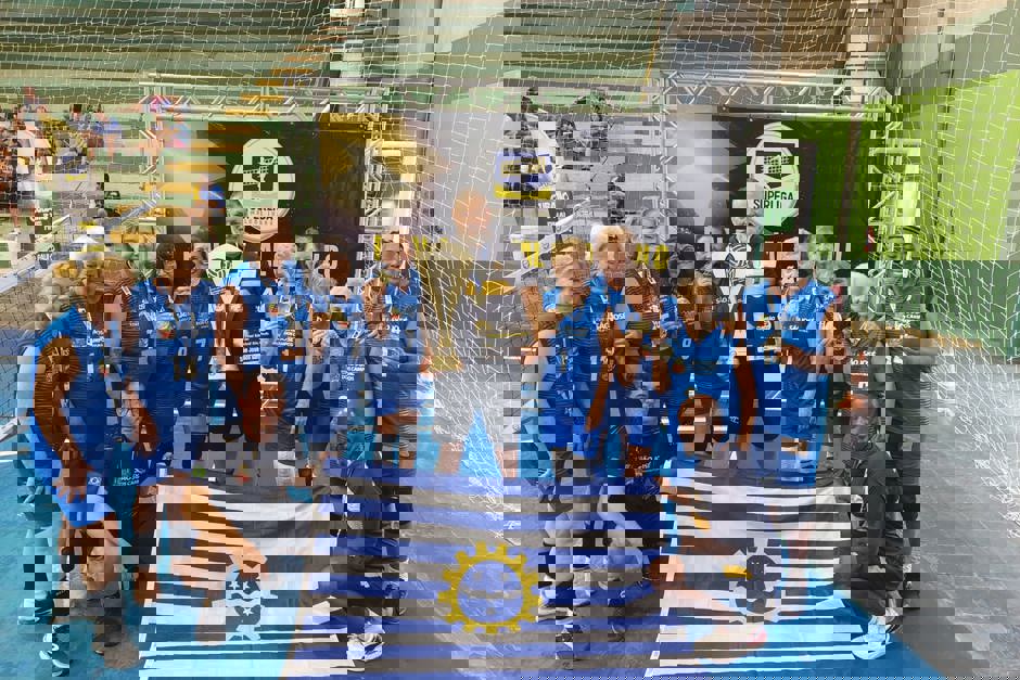 75plus-feminino-campeao.jpg