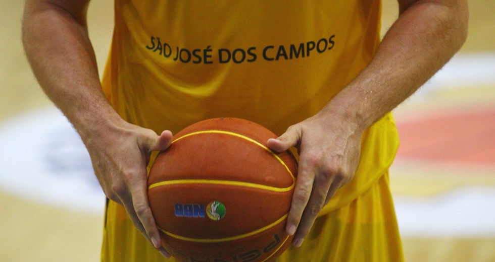 Liga Ouro de Basquete: São José (90) x (55) Londrina