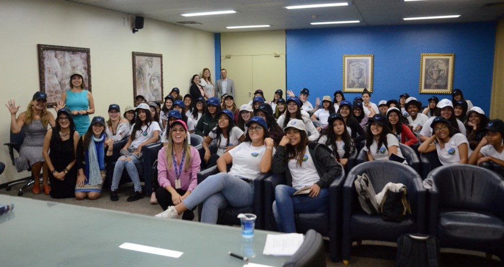 Homenagem dia Internacional da mulher  no Inpe com alunas da Emef Maria Nazareth M Veronese  09/09/2020