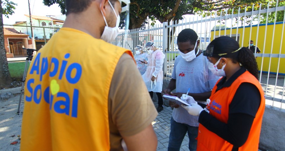 Testagem da população de rua para a Covid-19. Foto: Claudio Vieira/PMSJC 21-05-2020