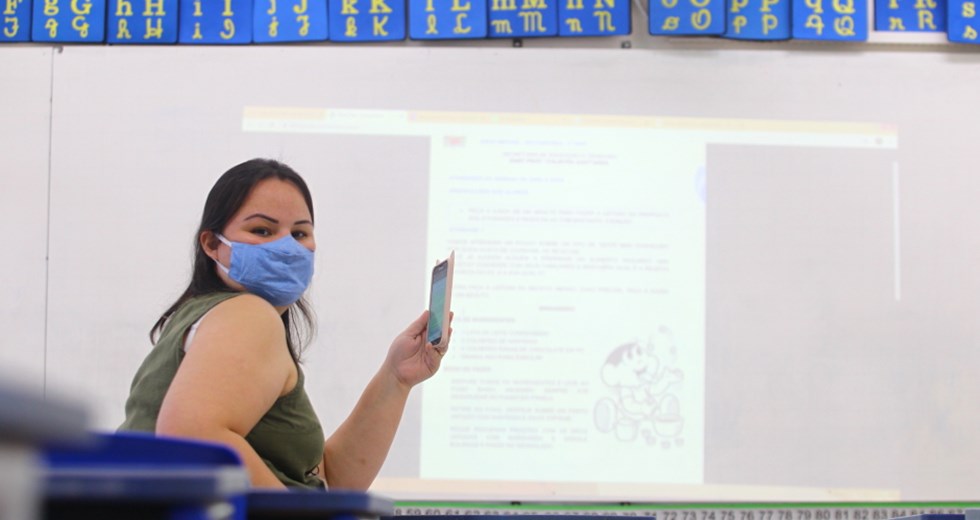 Professores da rede municipal preparam atividades para alunos durante  pandemia do Coronavírus. Foto: Claudio Vieira/PMSJC 25-06-2020