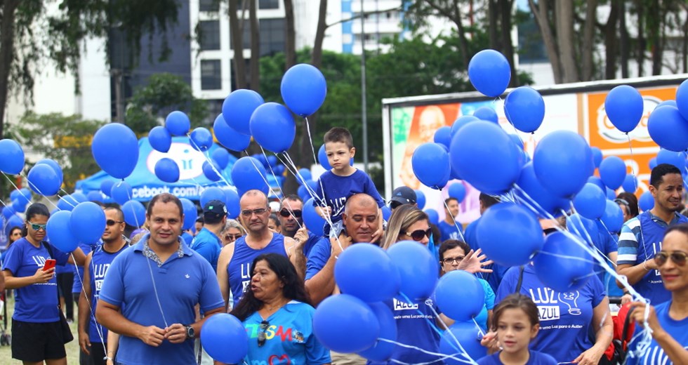 4ª Caminhada em Apoio ao Dia Mundial da Conscientização do Autismo, saída da Praça Ulisses Guimarães no bairro Jardim Aquarius zona oeste