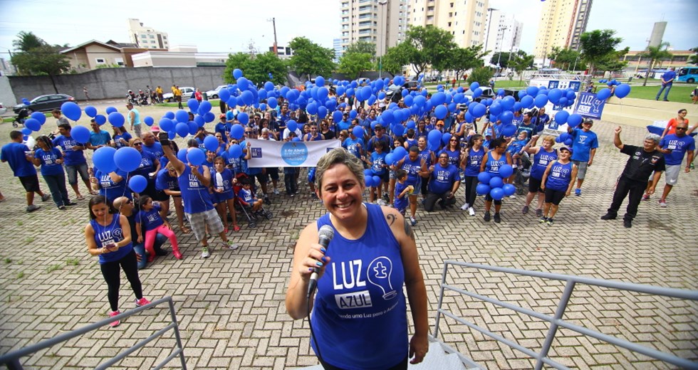 4ª Caminhada em Apoio ao Dia Mundial da Conscientização do Autismo, saída da Praça Ulisses Guimarães no bairro Jardim Aquarius zona oeste