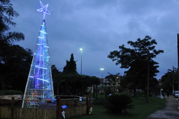 Natal Iluminado Praça Wanderley Bacha  e Projeção mapeada do Natal iluminado Jardim Aquarius  18 12 2020