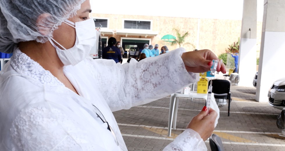 Vacina Astra Zeneca 60 anos no CEFE e Casa do Idoso Sul