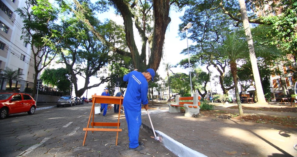 Revitalização da praça Romão Gomes, na Vila Adyanna,  dentro do programa Minha Praça de Volta. Foto: Claudio Vieira/PMSJC. 18-04-2018