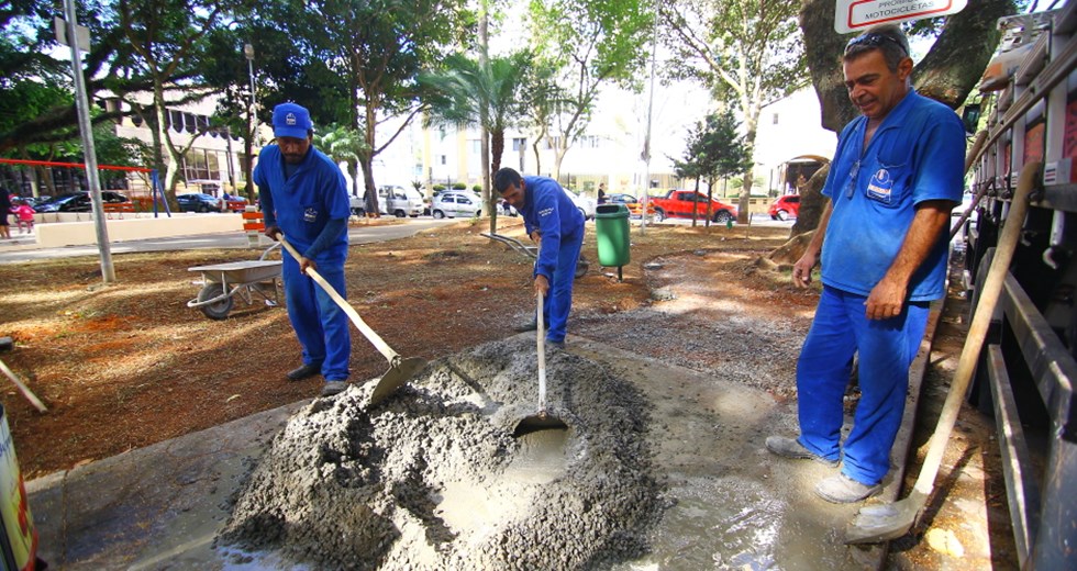 Revitalização da praça Romão Gomes, na Vila Adyanna,  dentro do programa Minha Praça de Volta. Foto: Claudio Vieira/PMSJC. 18-04-2018