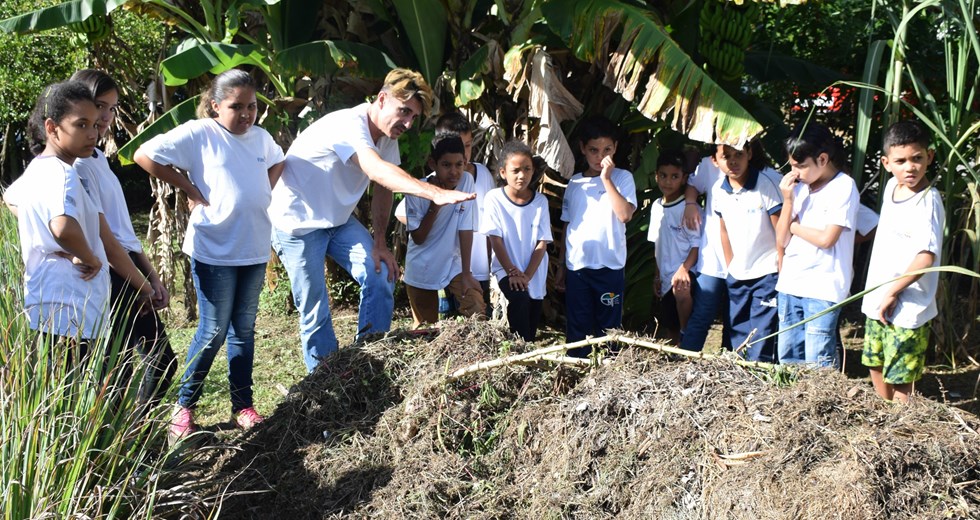 Crianças da unidade Karla Pryscila no Centro Ambiental 