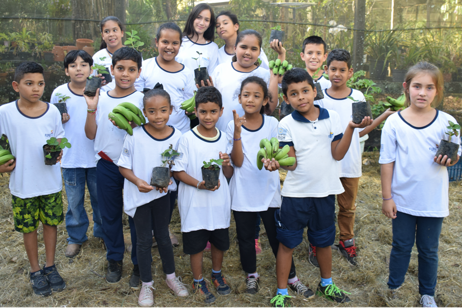 Crianças da unidade Karla Pryscila no Centro Ambiental 