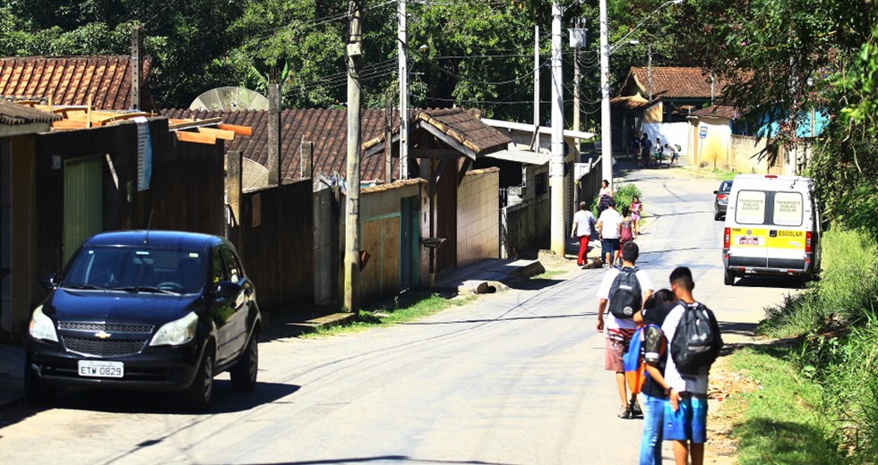 Aspecto da estrada municipal que passa pelo Costinha