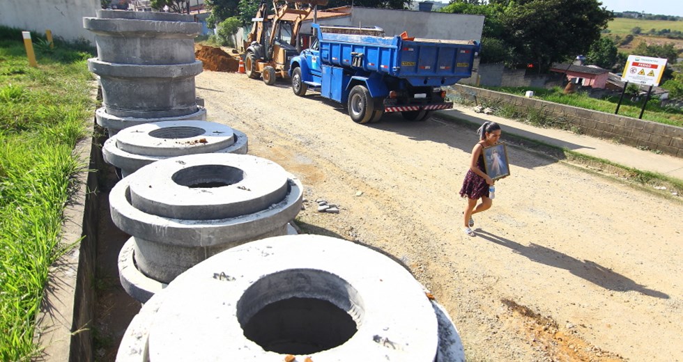 Obras de implantação de rede de água e esgoto no Boa Esperança, na zona leste. Foto: Claudio Vieira/PMSJC. 27-04-2018.