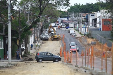 Obras da Linha Verde na rua Caravelas no bairro Jardim Vale do Sol. Foto: Claudio Vieira/PMSJC 16-09-2021