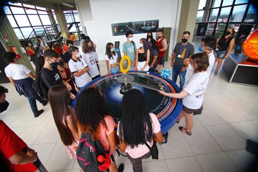 Programa Decolar - Encontro alunos da 1ª turma no MIC. Foto: Claudio Vieira/PMSJC 29-11-2021