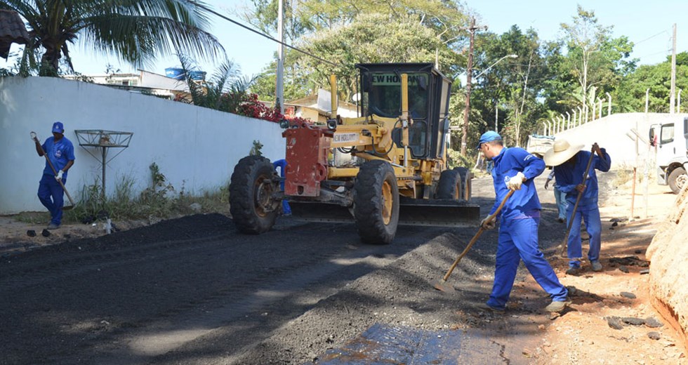 Implantação de fresa de asfalto em via que foi aplicado revestimento antipoeira 10 05 2018