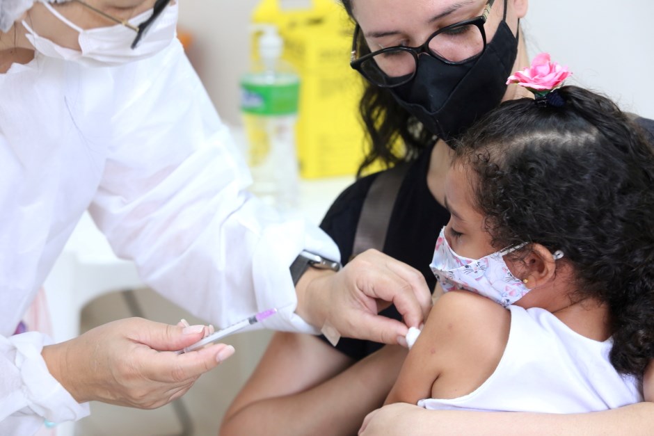 Vacinação de Crianças e Adultos na Casa do Idoso Sul