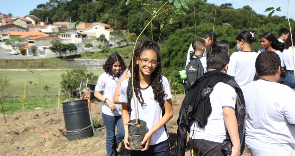Programação da Semana da Água -  Plantio no Espaço Florestinha com Fundhas e Ecomuseu. Foto: Claudio Vieira/PMSJC 24-03-2022