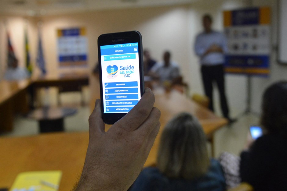 Coletiva Prefeitura lança mais cinco aplicativos para facilitar acesso aos serviços públicos 7ª Paço Municipal