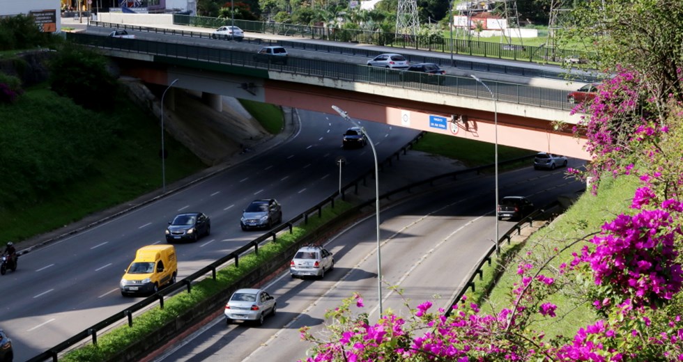 Viaduto Rui Dória na Av. Nelson D'Ávila com obras finalizadas