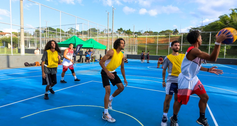 Conexão Juventude no Poliesportivo Jardim Cerejeiras