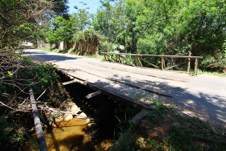 Ponte do bairro Torrão de Ouro