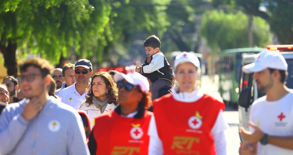 CAMINHADA DO MAIO AMARELO -  A caminhada #NósSomosOTrânsito para mobilizar os cidadãos joseenses em prol da segurança no trânsito. Foto: Claudio Vieira/PMSJC. 20-05-2018 