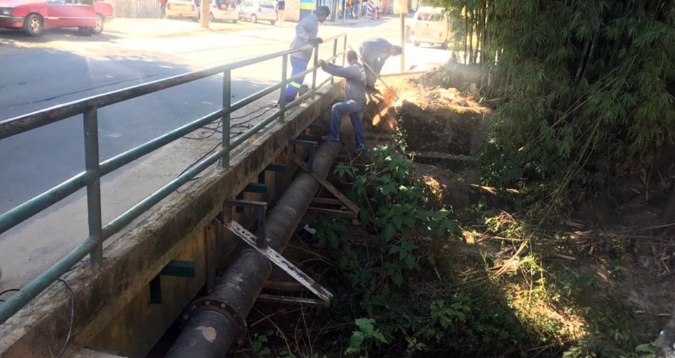 Construção de passarela na Estrada Municipal Nélson Tavares da Silva, que dá acesso ao Bairrinho e ao Bom Retiro 22 05 2018