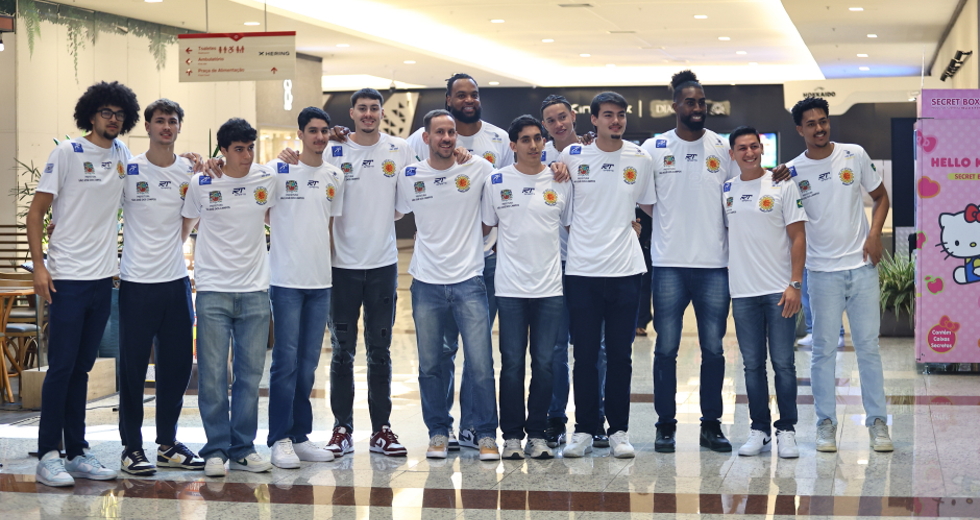 Apresentação do time de basquete masculino. Foto: Claudio Vieira/PMSJC 22-07-2025