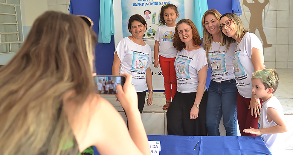 lancamento-livro-emei-zeli-de-toledo-dias-16-10-2019-lucas-cabral-05.jpg