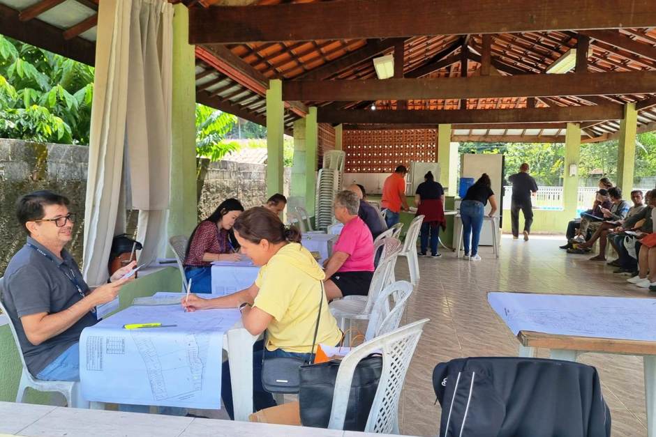 Foto: PMSJC Coleta de documentos no Buquirinha I