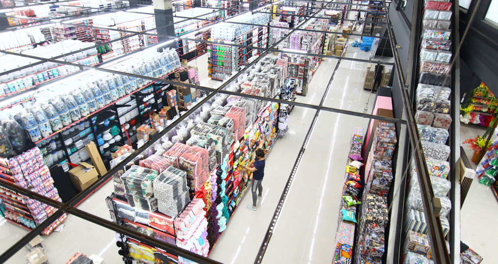 comercio-caged.jpg